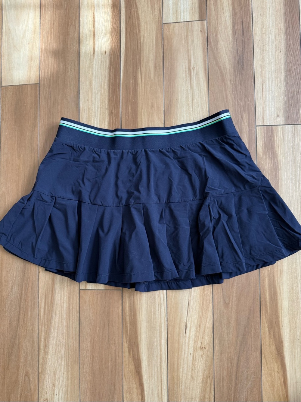 Gap Fit Navy Tennis Skirt with Striped Waistband, women’s large, built in shorts